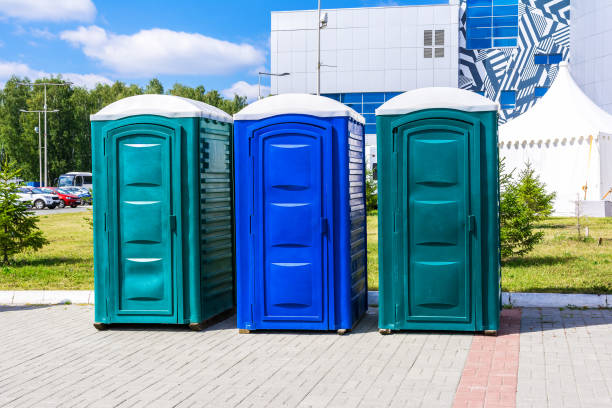 Best Deluxe Portable Toilet Rental  in Largo, MD